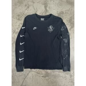 NIKE AM Crew Cobra Graphic Long Sleeve Tee Black (M)